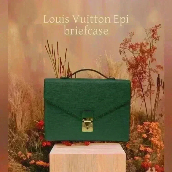LOUIS VUITTON Epi Porte Documents Bandouliere
Briefcase Green M54464. Lovely bag - Picture 1 of 15